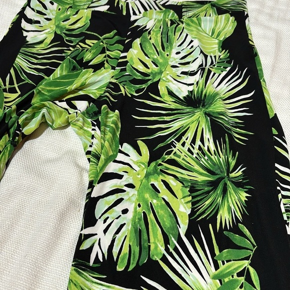 WHBM The Wide Leg Pant Matte Jersey Palm Leaf Print Size S - Picture 5 of 5